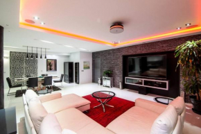 Skyline Luxury 5 Star Condo